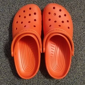 NEAR NEW Orange Crocs Classic Clogs